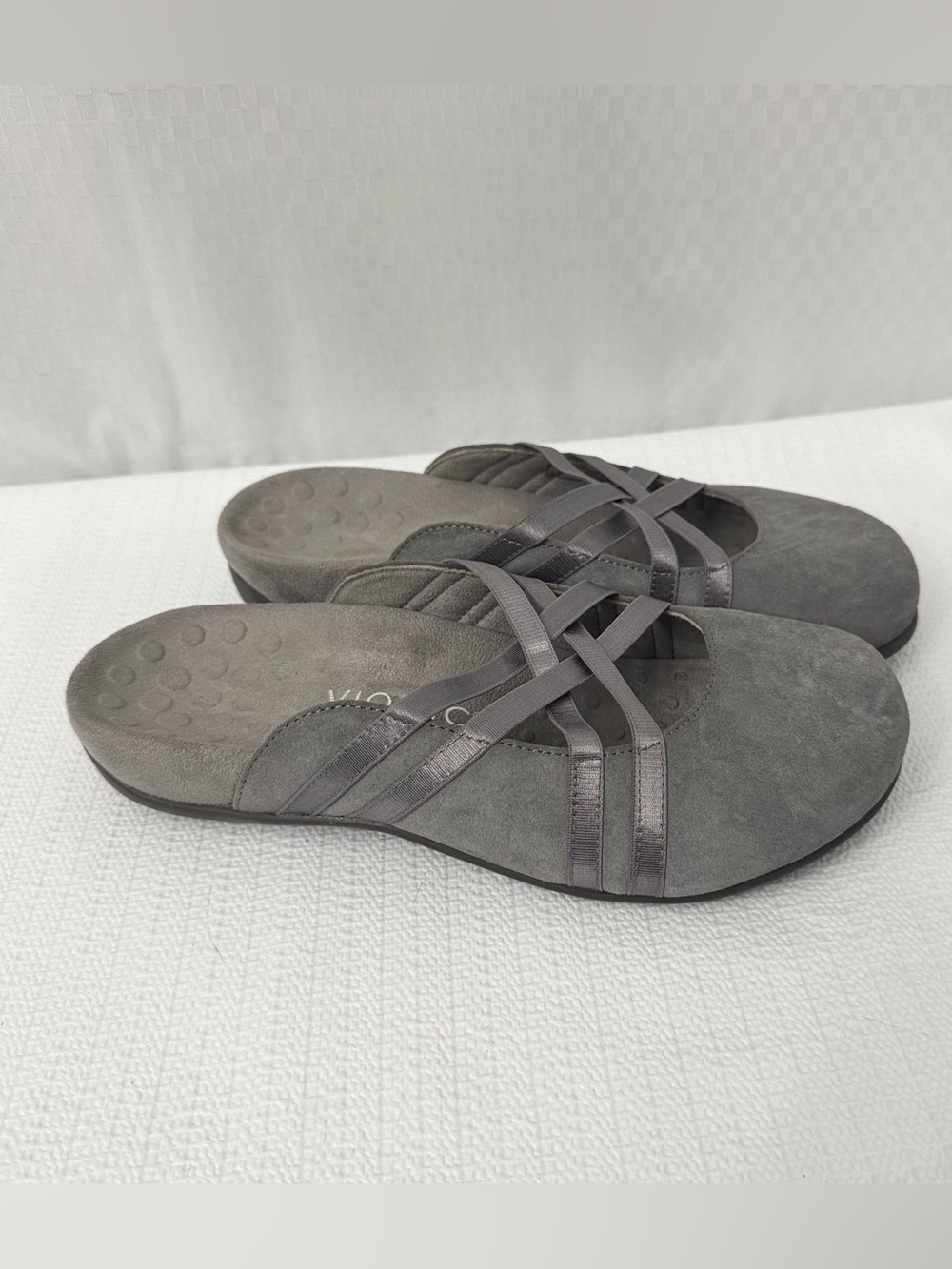 Vionic Claire Mules Womens 8 Gray Suede Slip On Criss Cross Strap Flat
